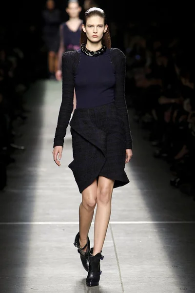 Look 17